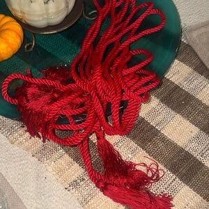 Chic Red Twisted 5  chords new